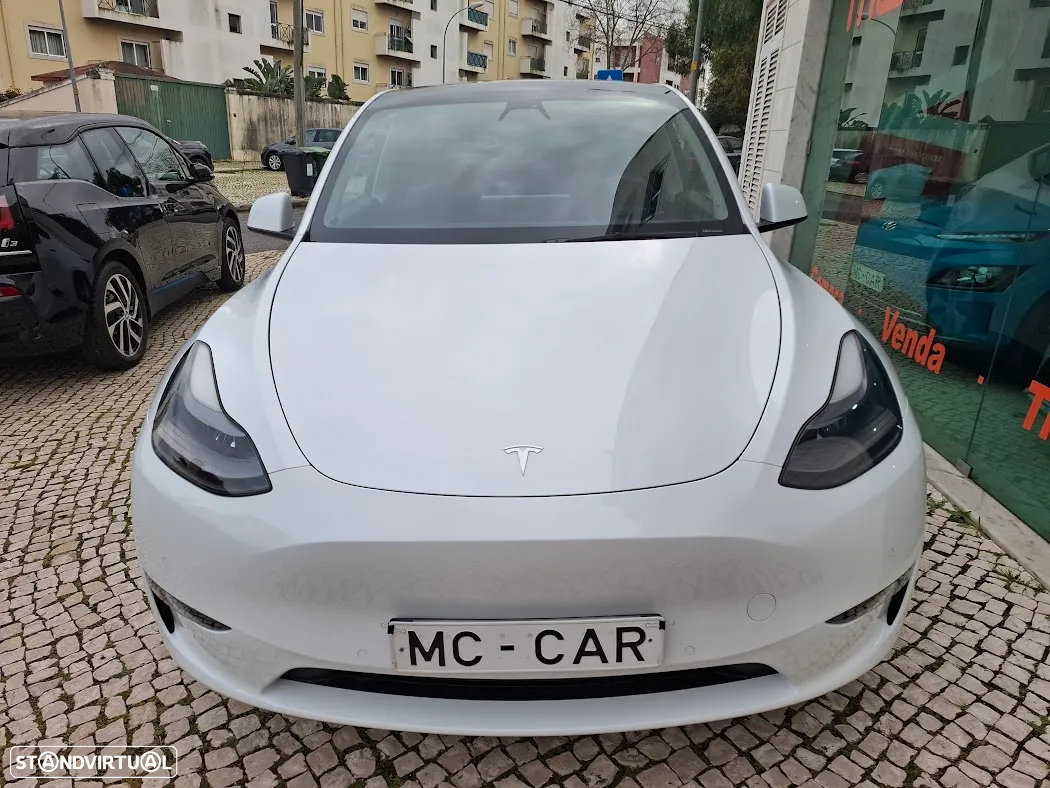 Tesla Model Y Long Range Dual Motor AWD - 3