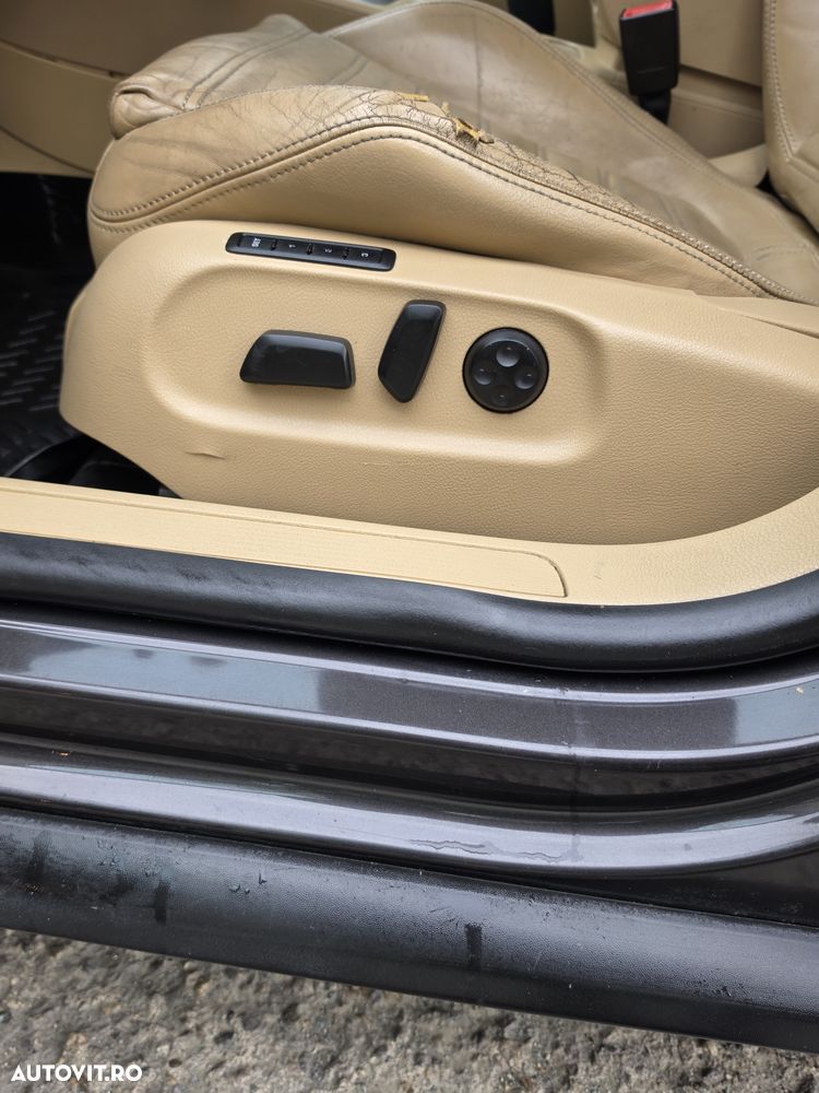 Volkswagen Passat - 12