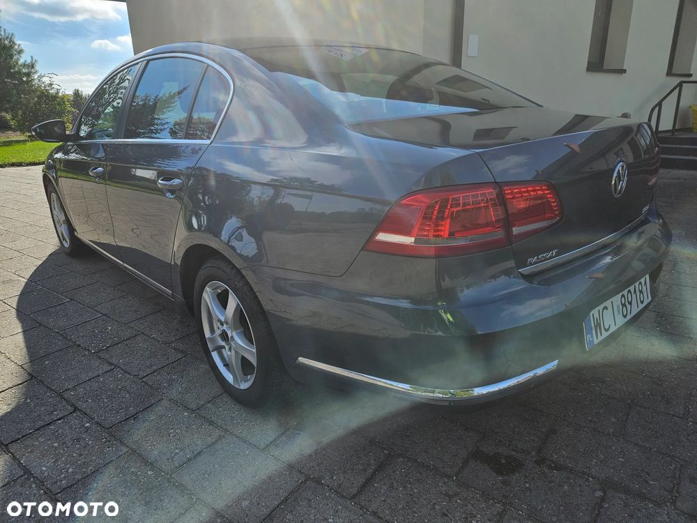 Volkswagen Passat Variant 2.0 TDI DSG BlueMotion Technology Trendline - 4