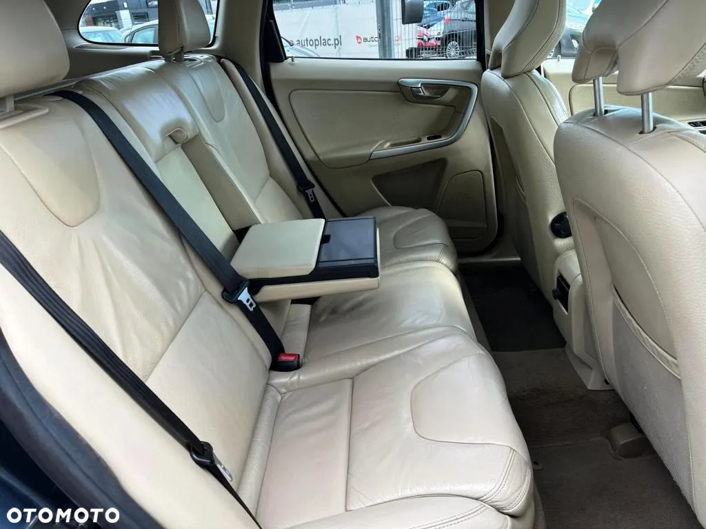 Volvo XC 60 D4 Summum - 27