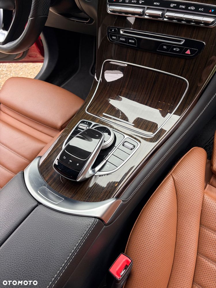 Mercedes-Benz GLC 300 4Matic 9G-TRONIC - 22