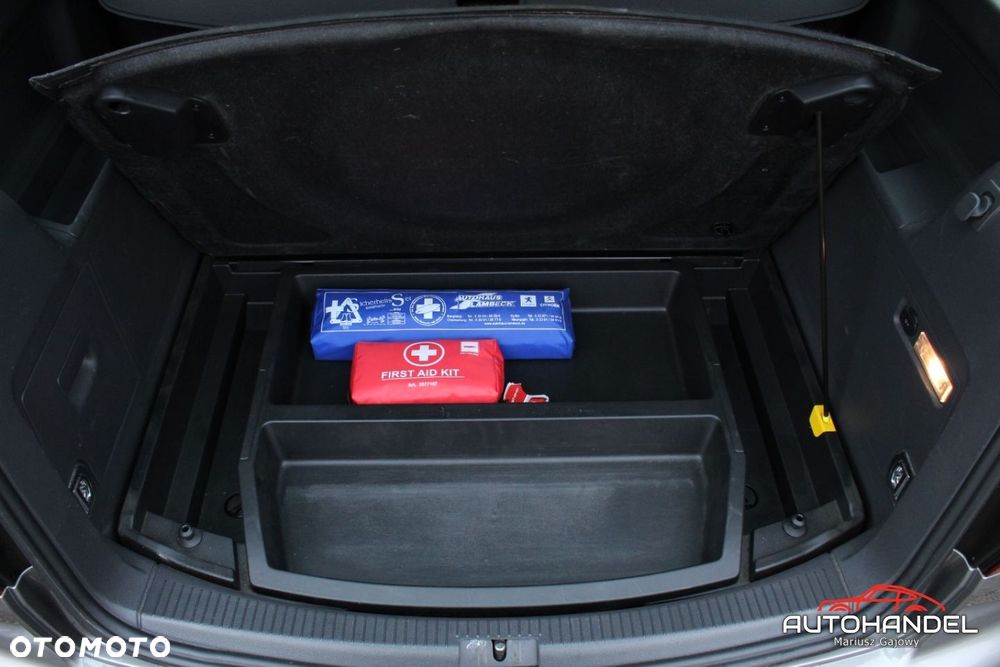 Volkswagen Touran - 22