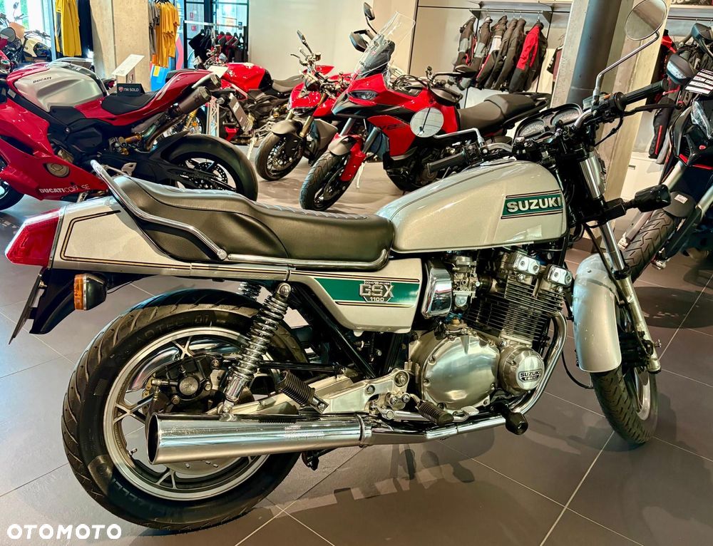 Suzuki GSX - 4