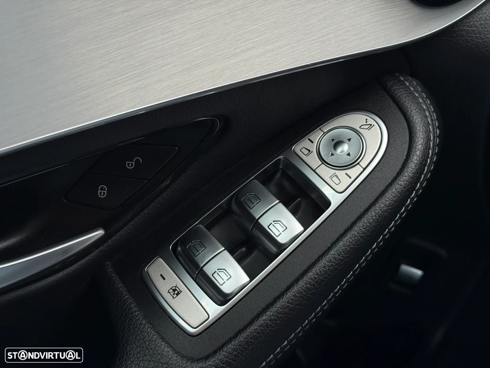 Mercedes-Benz GLC 300 de 4Matic 9G-TRONIC AMG Line - 29