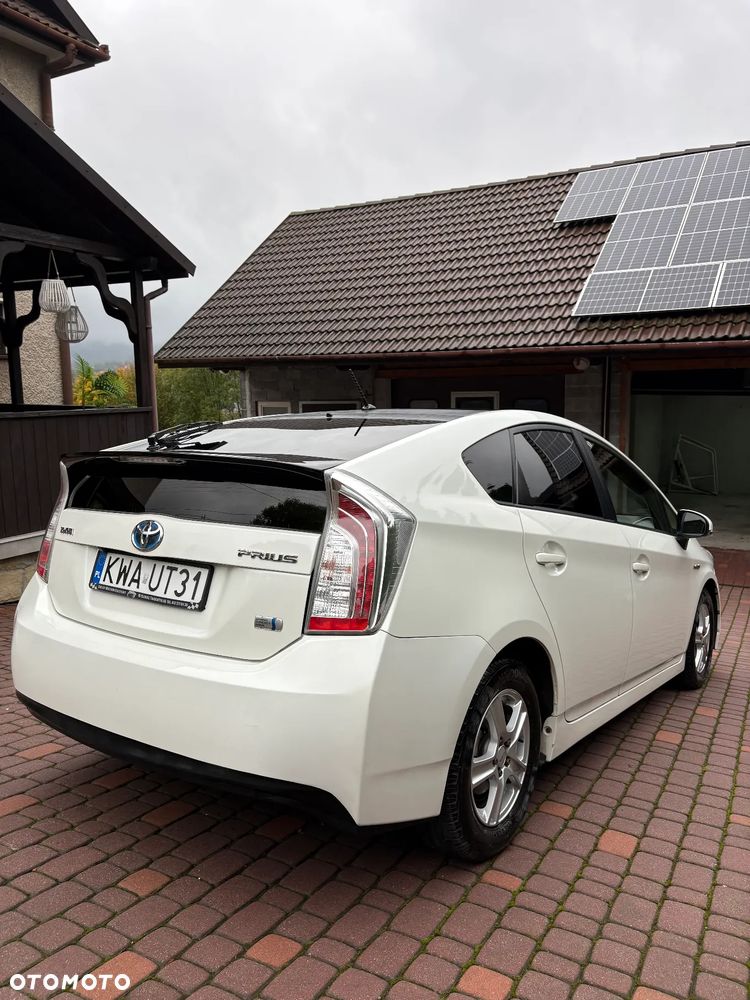 Toyota Prius 1.8 HSD Premium - 4