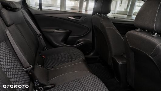Opel Astra 1.2 T Elegance S&S - 9