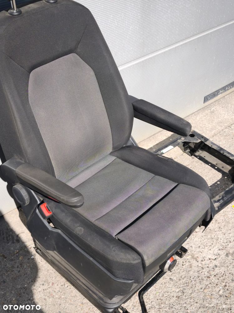 Fotel pneumatyczny kierowcy lewy VW Crafter II MAN TGE 16-26r ergocomfort - 3
