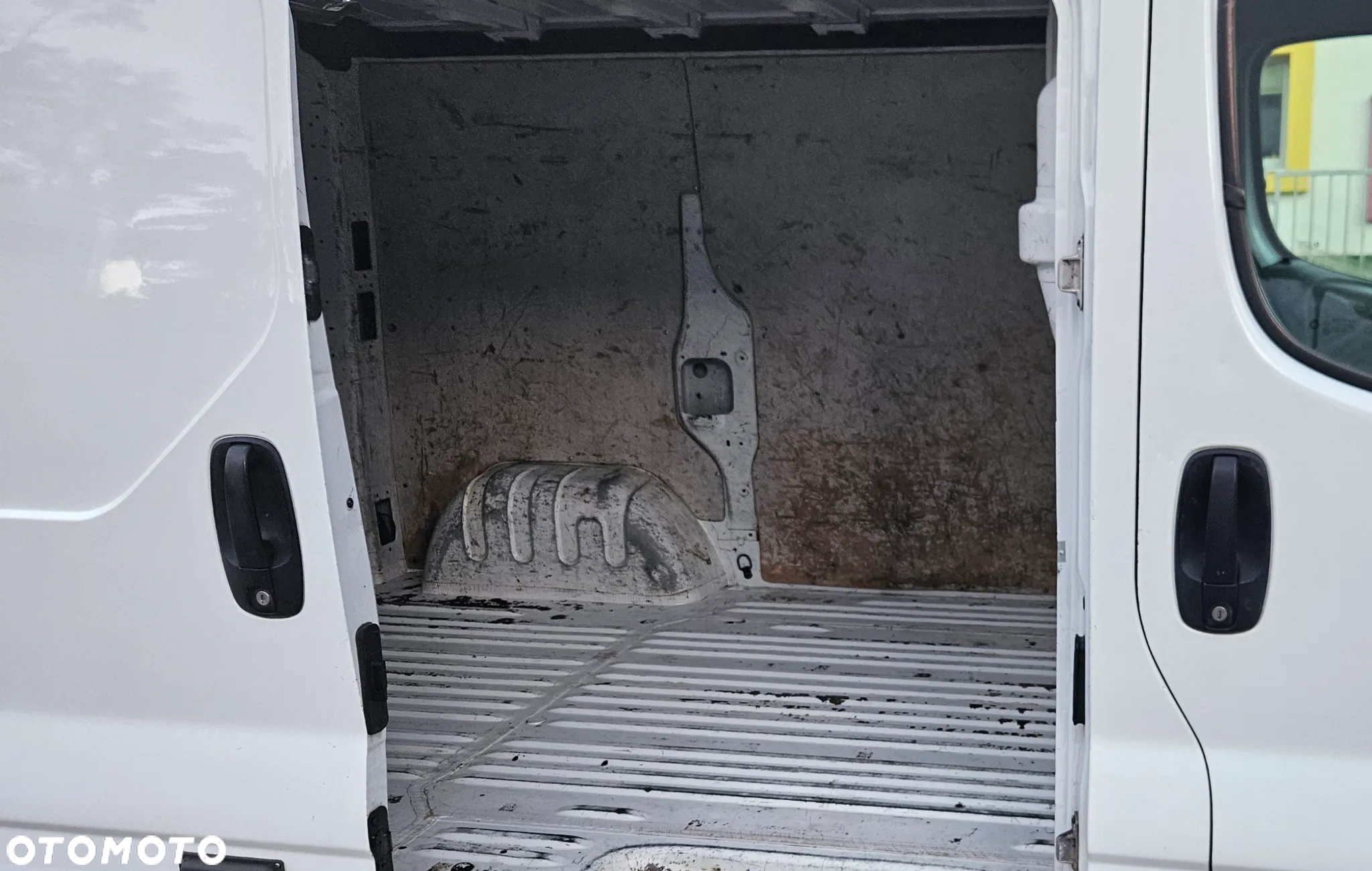 Opel Vivaro - 8