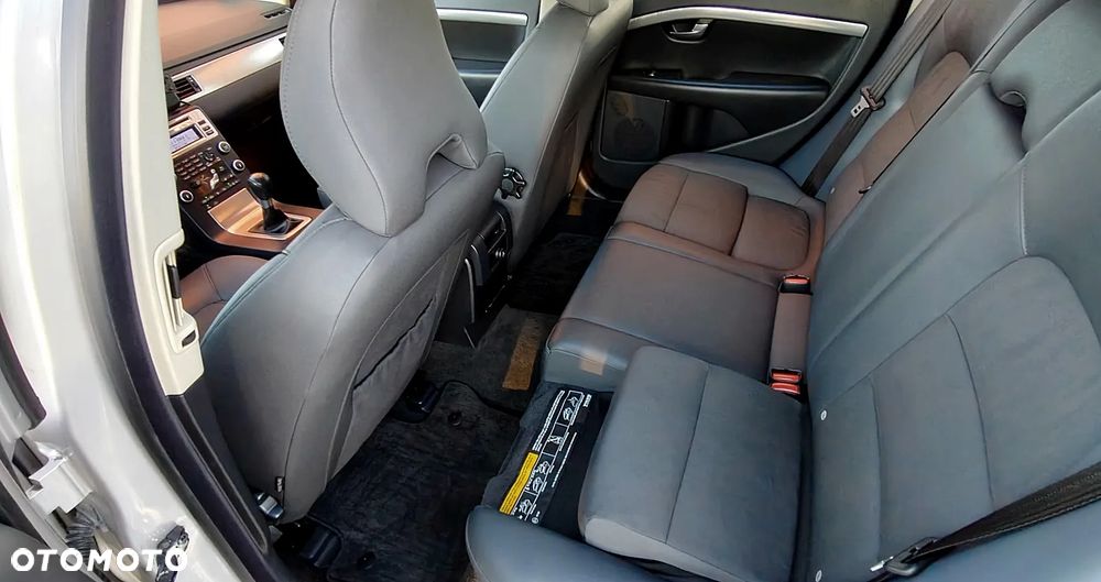Volvo V70 2.4D Summum - 9