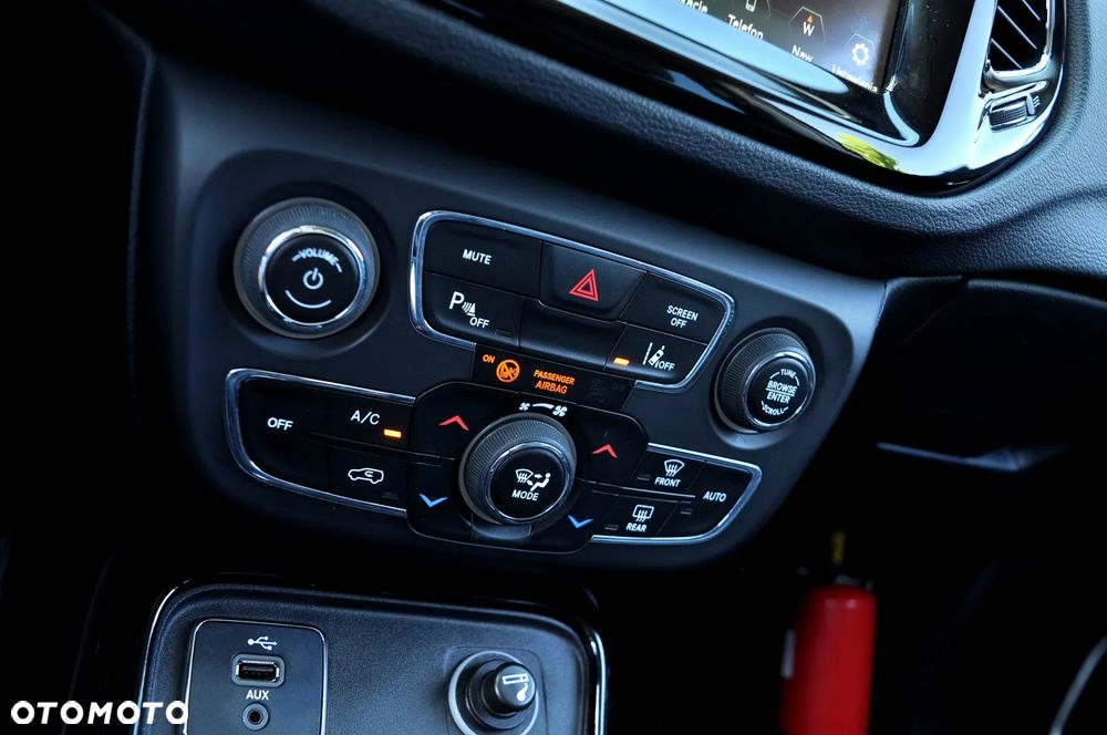 Jeep Compass 1.4 TMair Night Eagle FWD S&S - 32