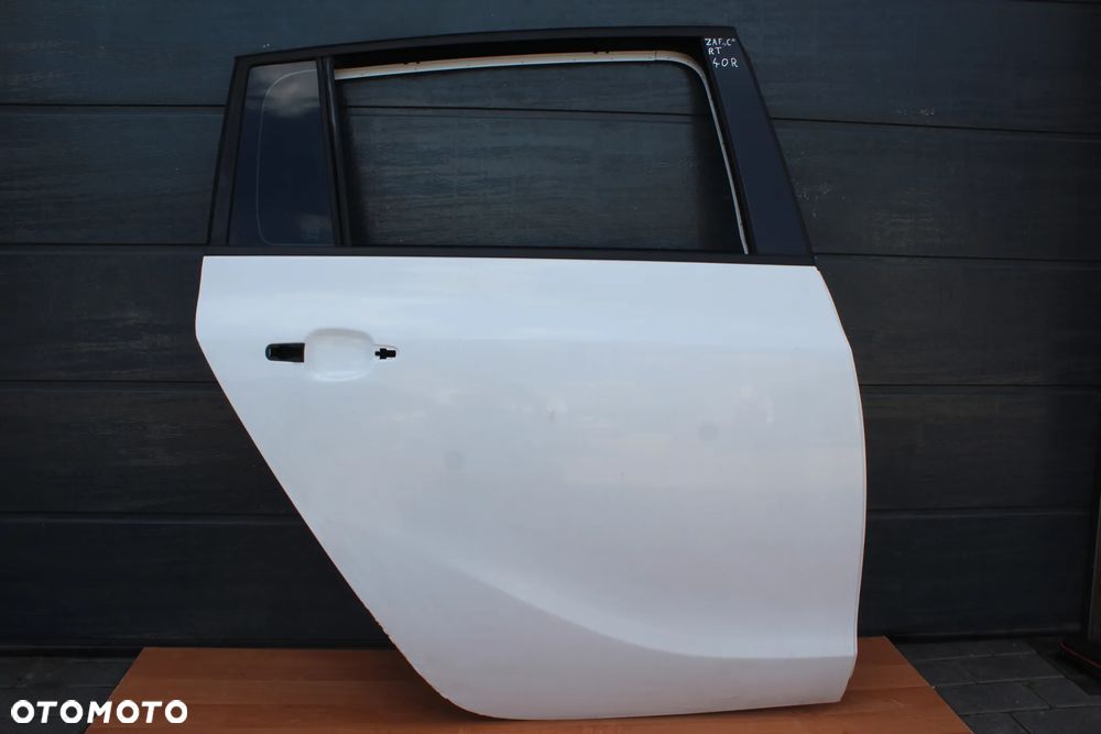 DRZWI PRAWY TYŁ TYLNE PRAWE OPEL ZAFIRA C 40R