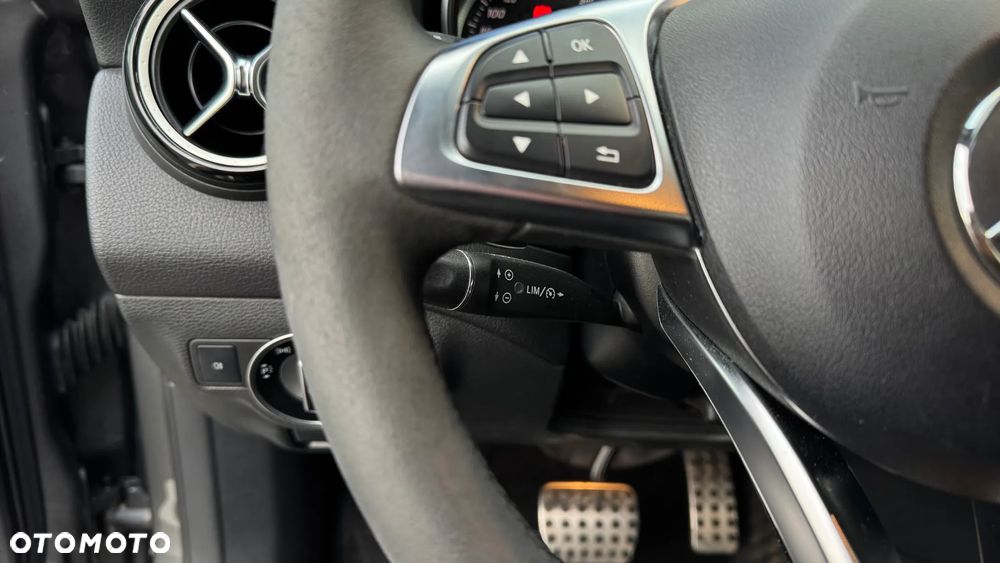 Mercedes-Benz Klasa A 180 (BlueEFFICIENCY) 7G-DCT AMG Sport - 21