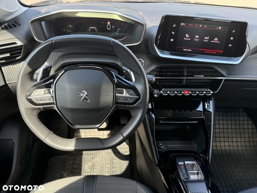 Peugeot 208 - 11