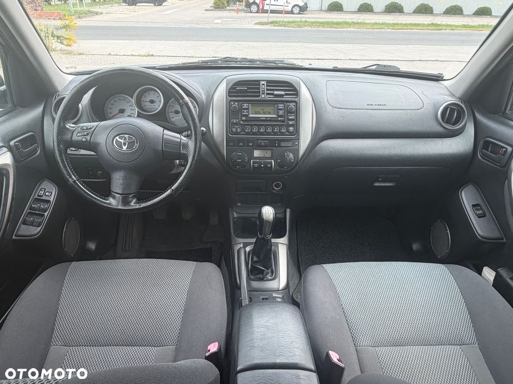 Toyota RAV4 D-4D 4x4 - 12