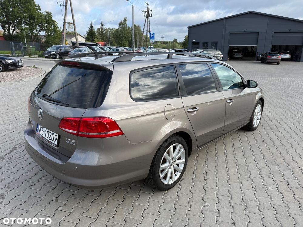Volkswagen Passat 2.0 Blue TDI SCR Comfortline - 10