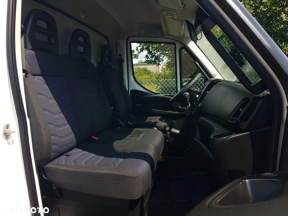Iveco 70C18 WYWROTKA 3 STRONNA KIPER 4,0x2,2 BLIŹNIAKI 7 TON KLIMA HAK MANUAL 6-BIEGÓW - 8