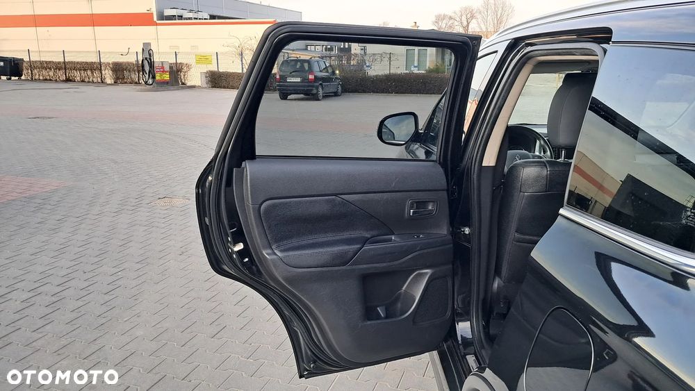 Mitsubishi Outlander 2.0 2WD CVT Diamant Edition+ - 10