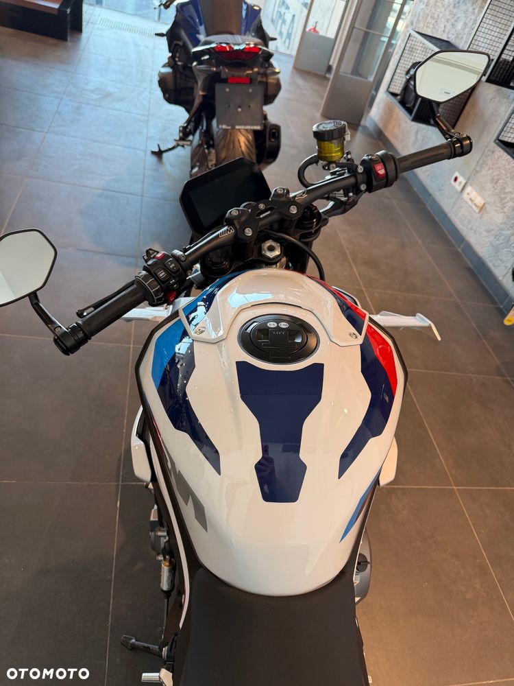 BMW S - 4