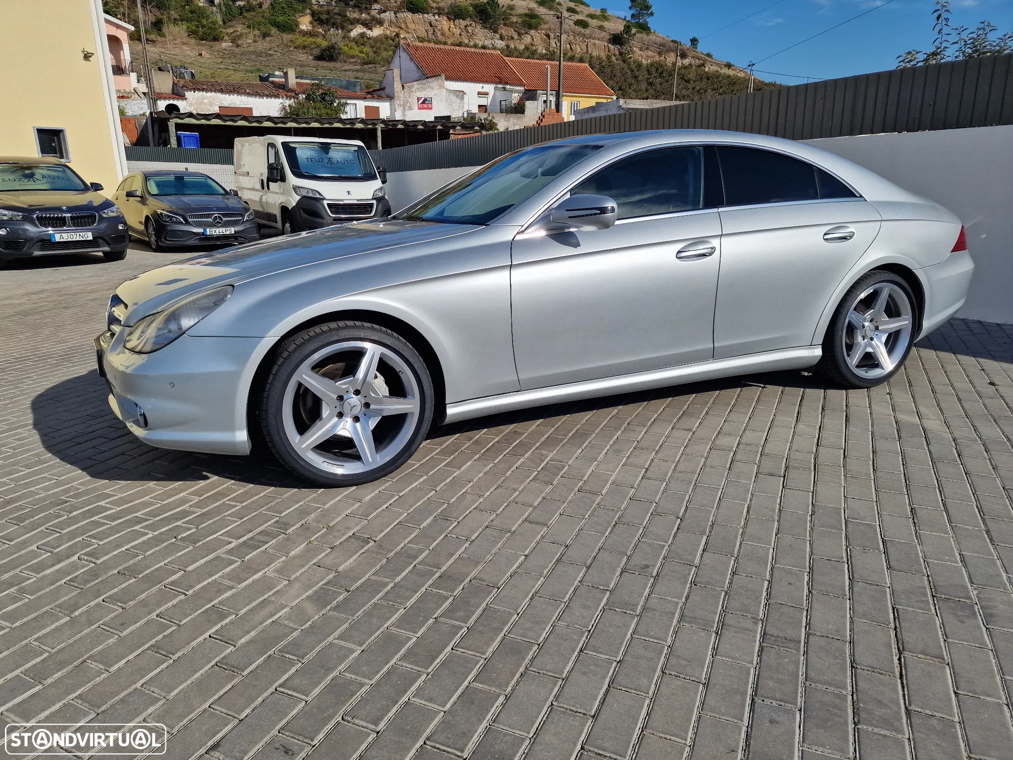 Mercedes-Benz 350 - 8