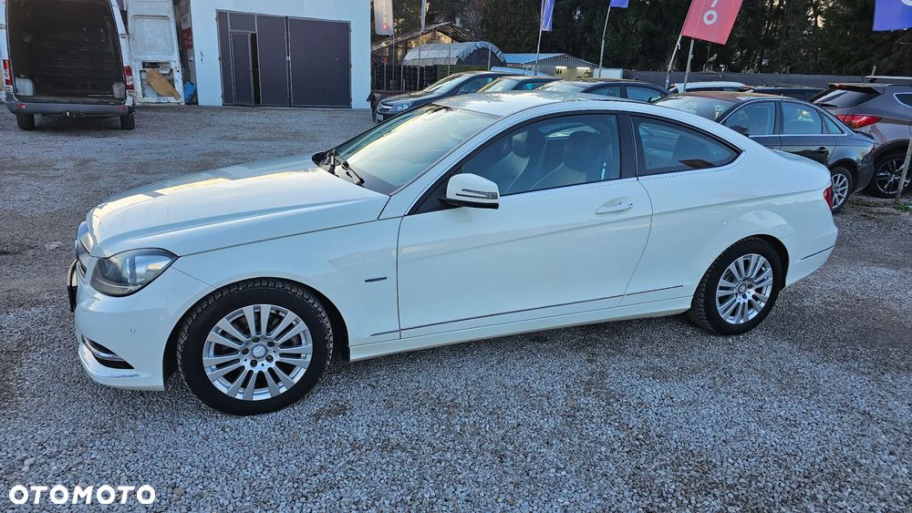 Mercedes-Benz Klasa C 180 BlueEFFICIENCY 7G-TRONIC - 29