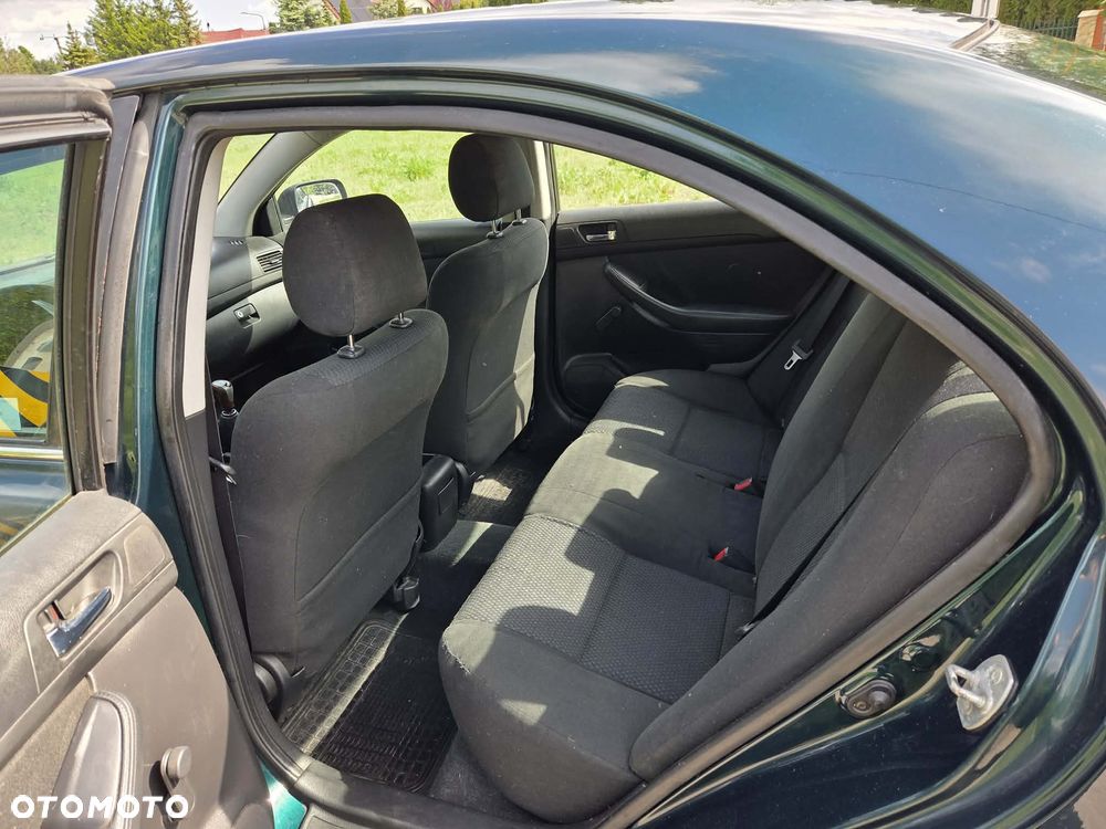 Toyota Avensis 1.8 VVT-i Terra - 16