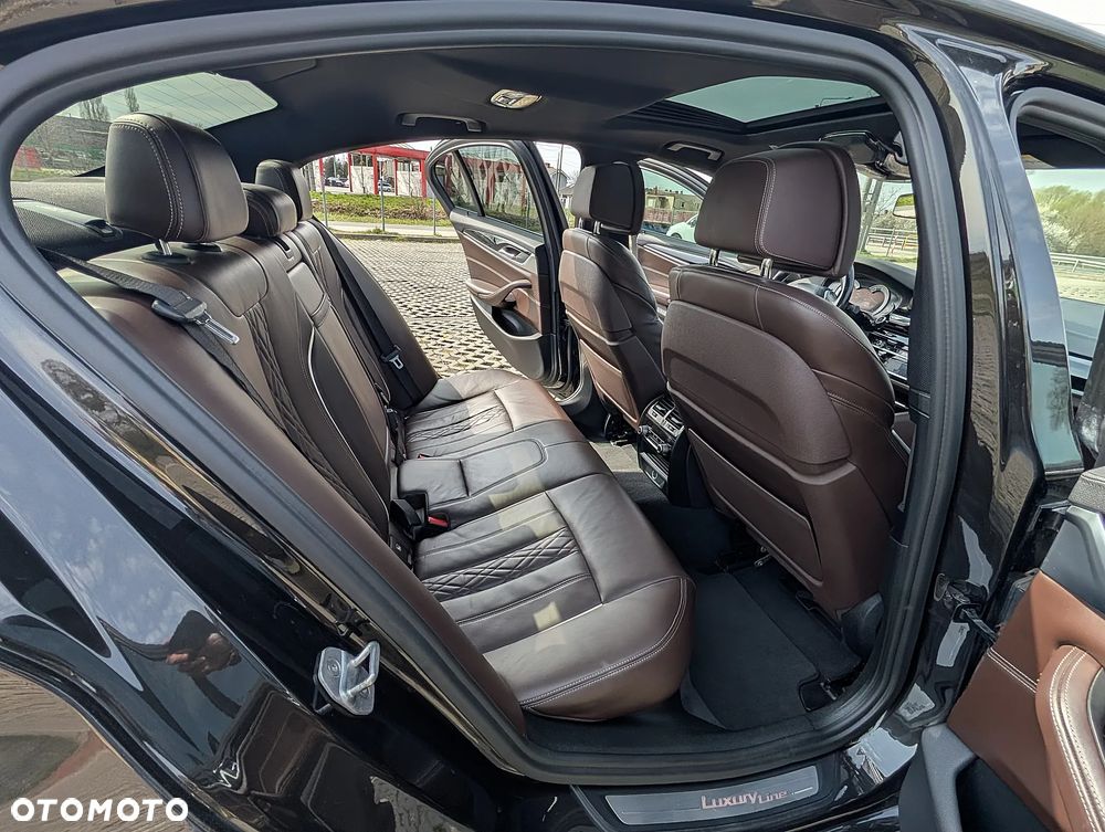 BMW Seria 5 530i Luxury Line - 28