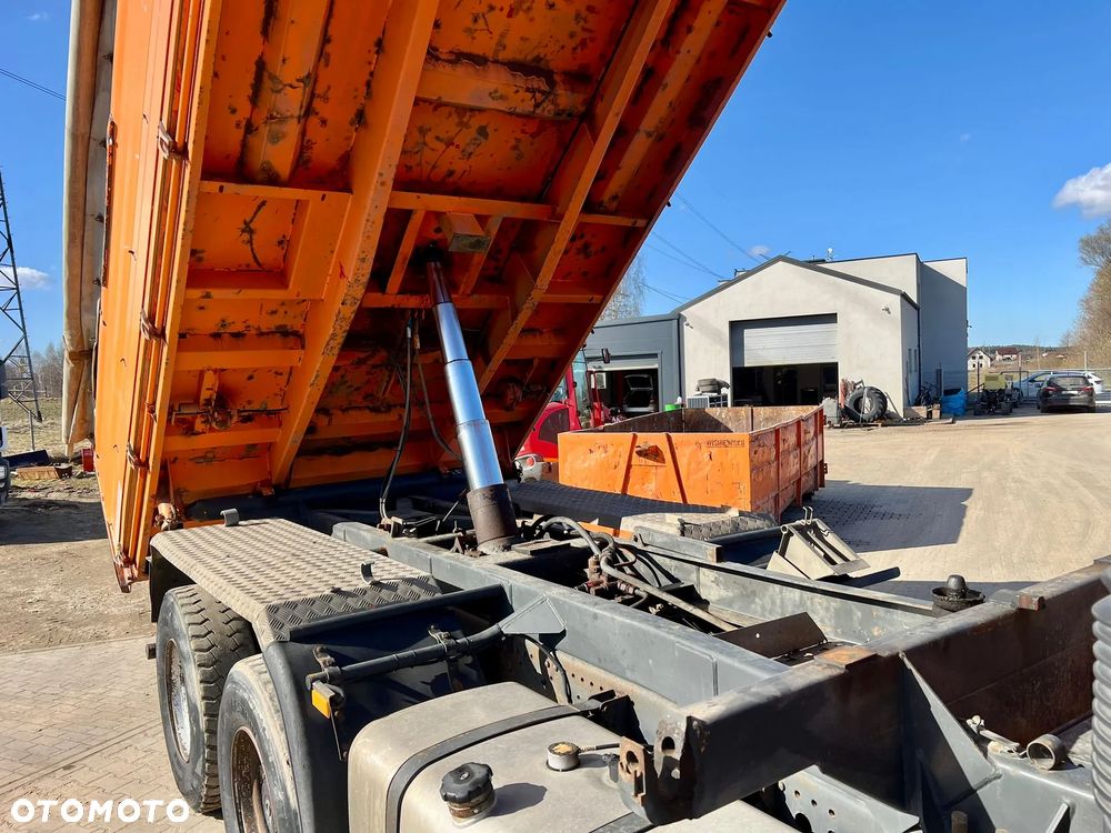 Mercedes-Benz ACTROS - 11