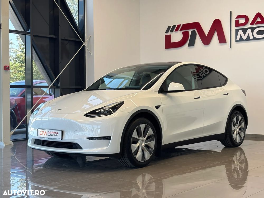 Tesla Model Y - 4