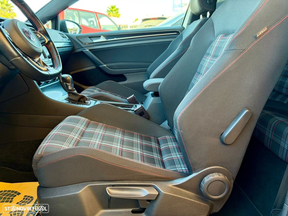 VW Golf 2.0 TSi GTi DSG - 11