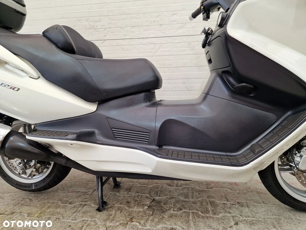 Suzuki Burgman - 23
