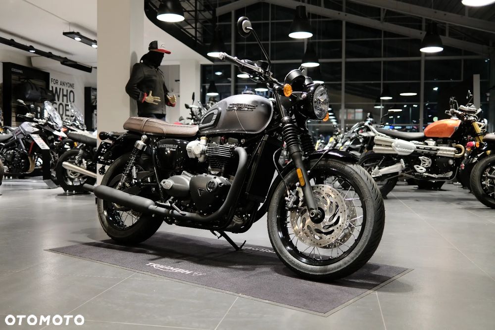 Triumph Bonneville - 2