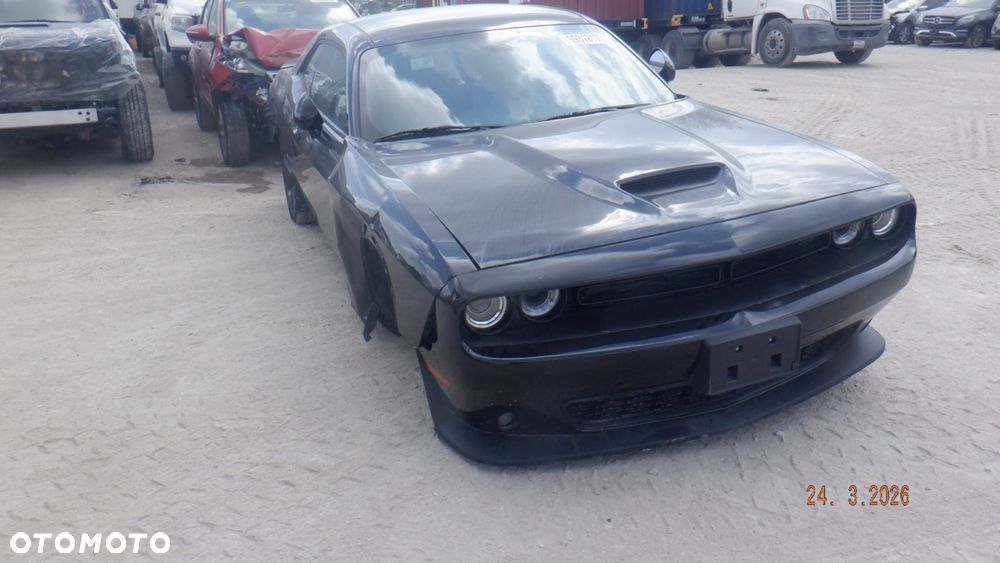Dodge Challenger - 5