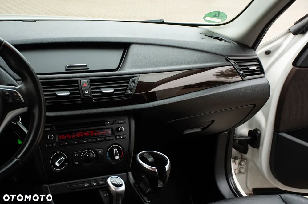 BMW X1 sDrive18d xLine - 29