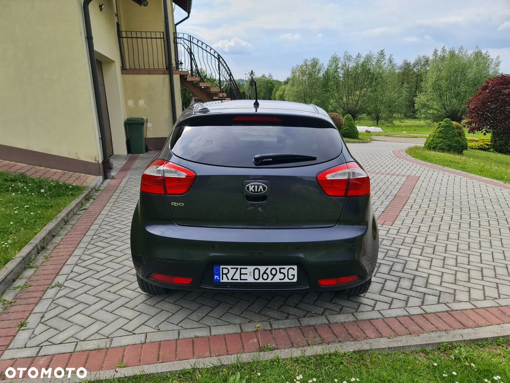 Kia Rio 1.2 Dream Team Edition - 5