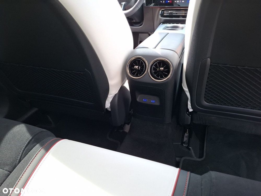 Mercedes-Benz CLA 200 mHEV 8G-DCT - 22