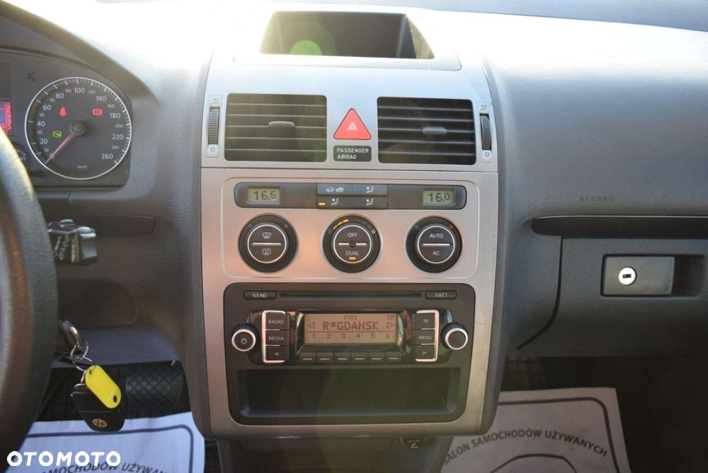 Volkswagen Touran - 27