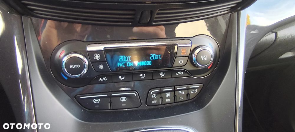 Ford Kuga 1.6 EcoBoost 2x4 Titanium - 31