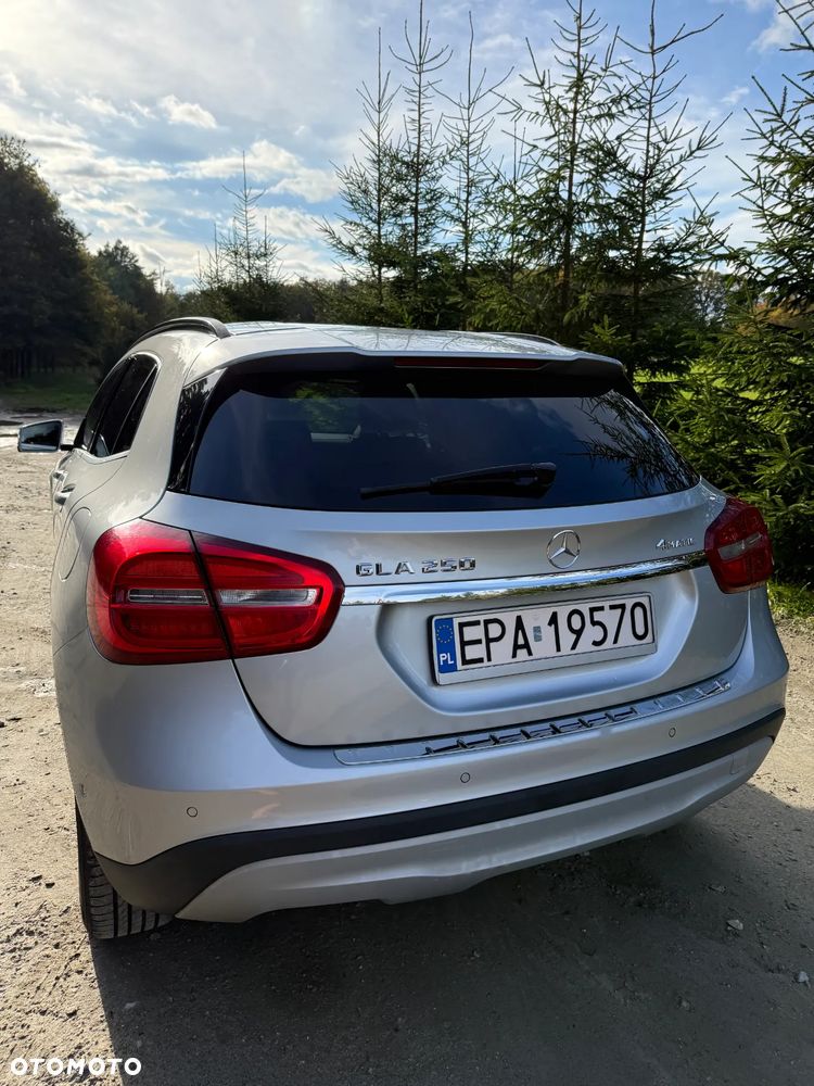 Mercedes-Benz GLA 250 4-Matic - 29