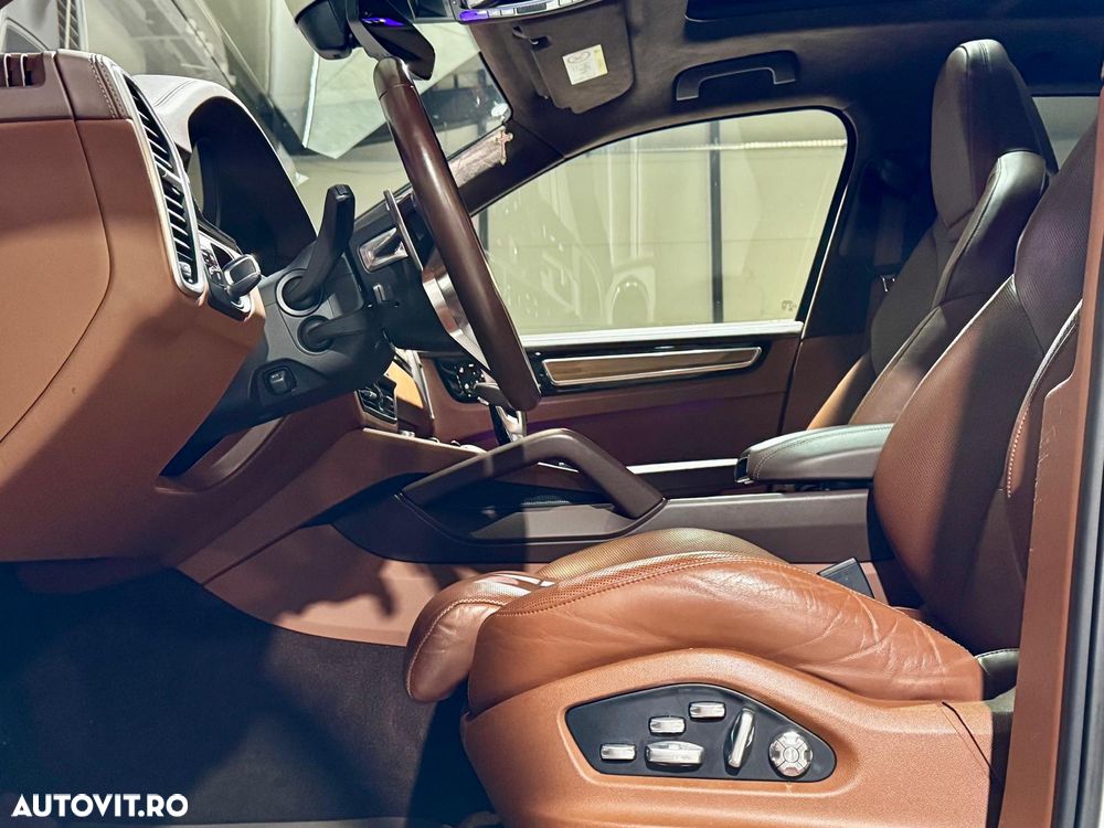 Porsche Cayenne Standard - 20