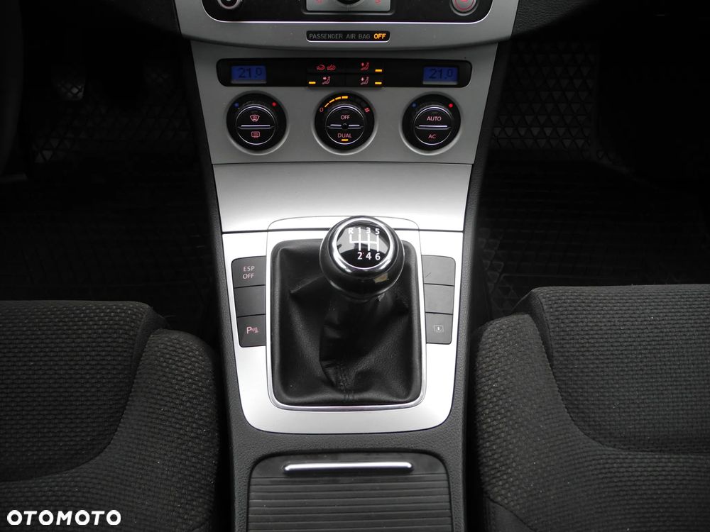 Volkswagen Passat - 10