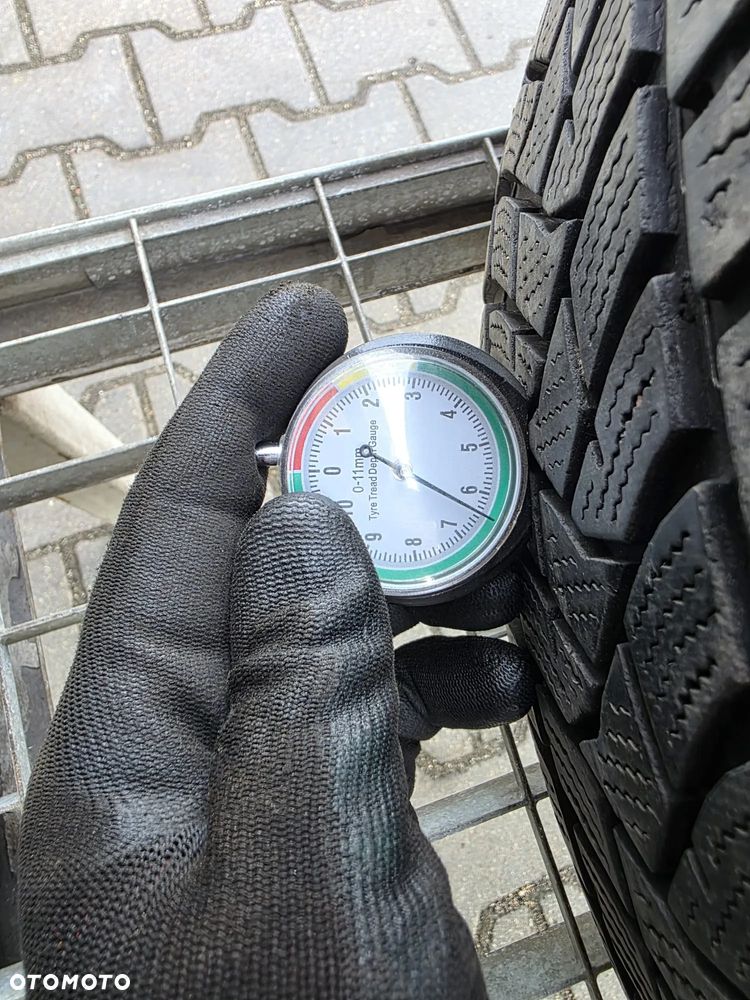OPONY ZIMOWE DUNLOP 205/60 R16 - 8