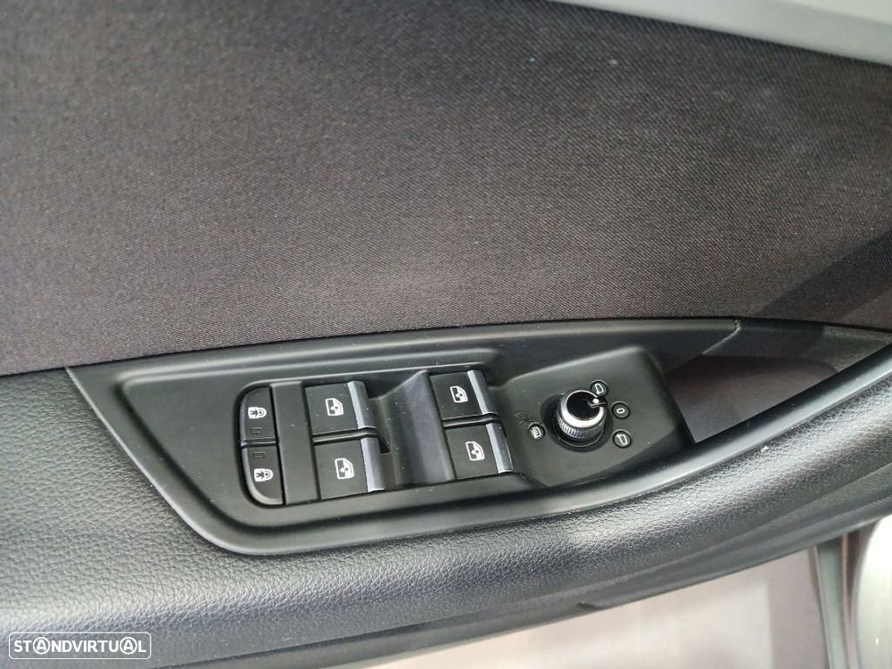 Audi A4 Avant 30 TDI S tronic — fotografia 13
