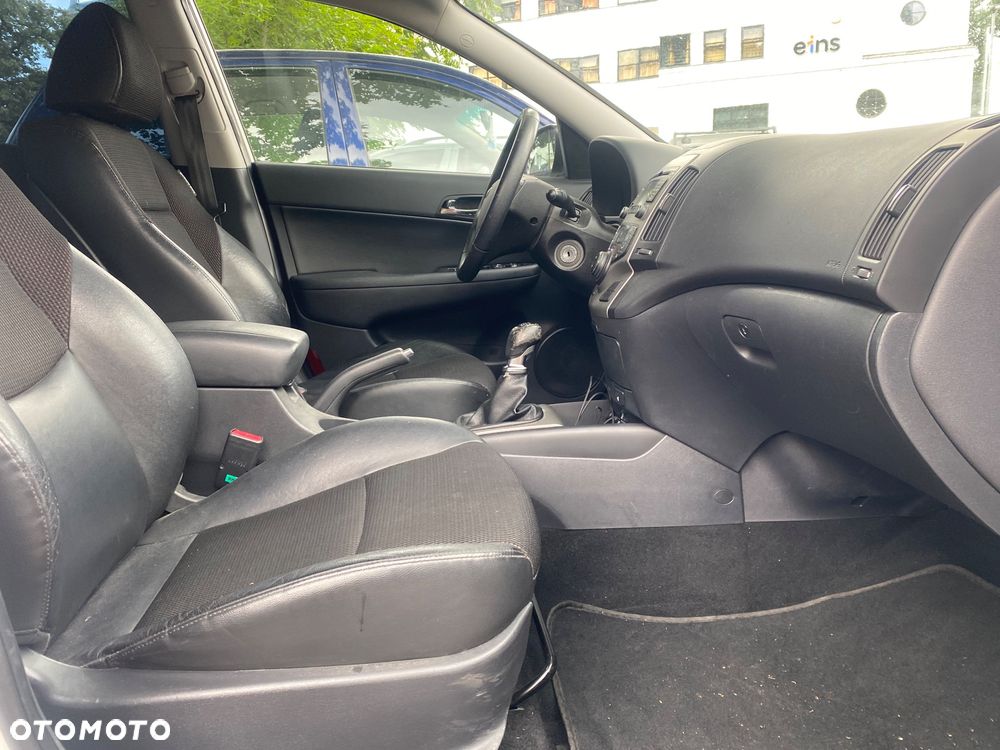 Hyundai i30 1.4 Base + World Cup - 7