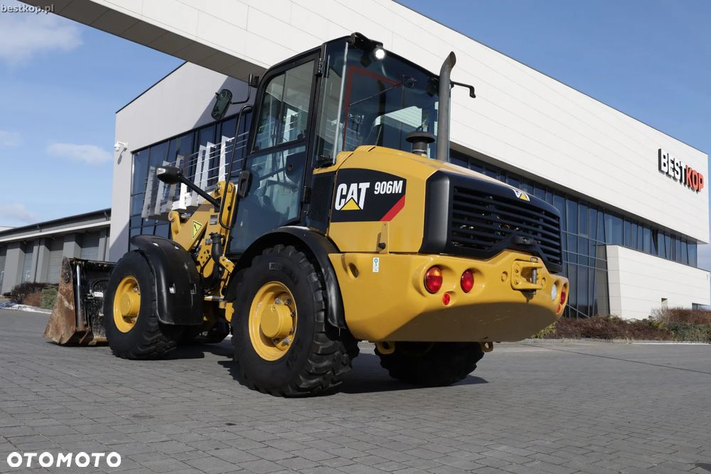 Caterpillar CAT 906M - 9