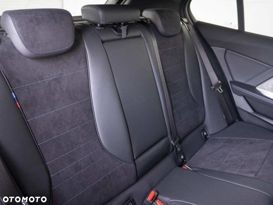 BMW Seria 1 120 mHEV - 17