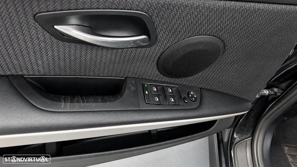 BMW 318 d Navigation - 24