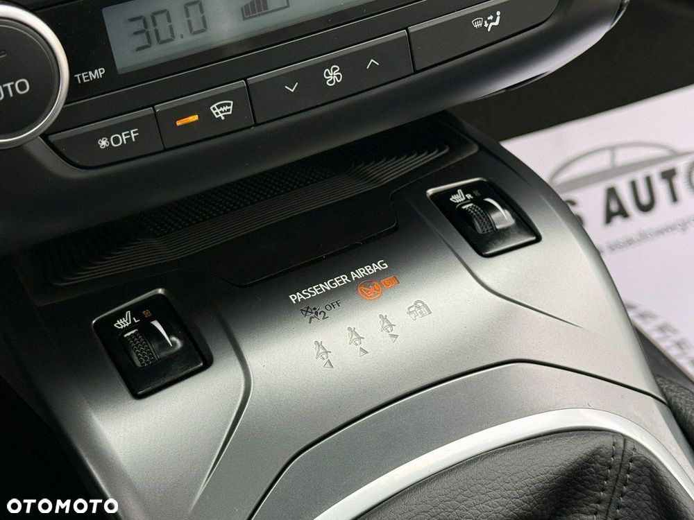 Toyota Avensis 1.8 Premium - 10