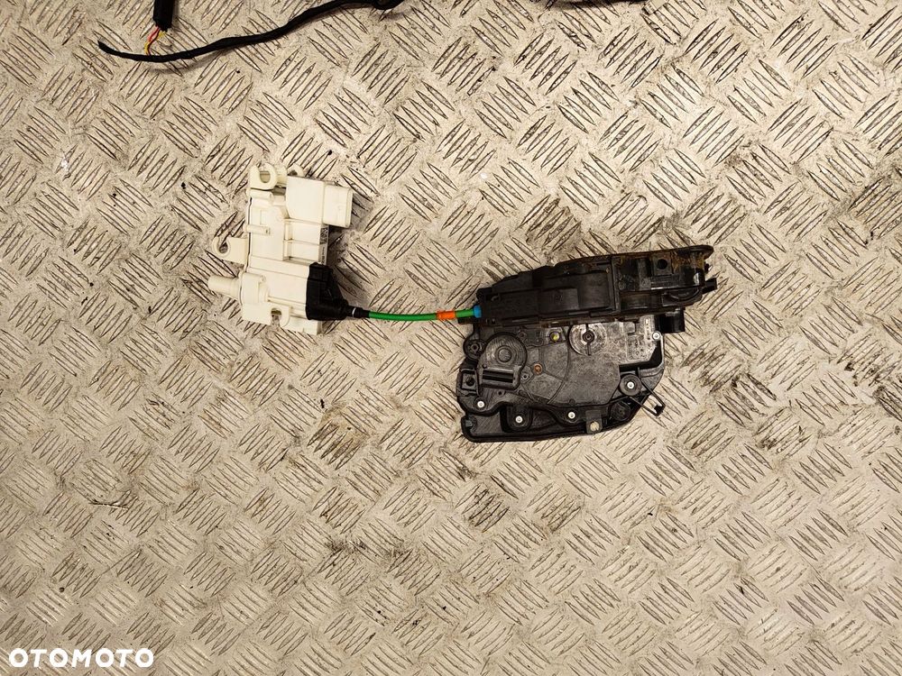 BMW 5 G30 DOCIĄG DRZWI PRAWY PRZÓD 2590776 7410824 - 2