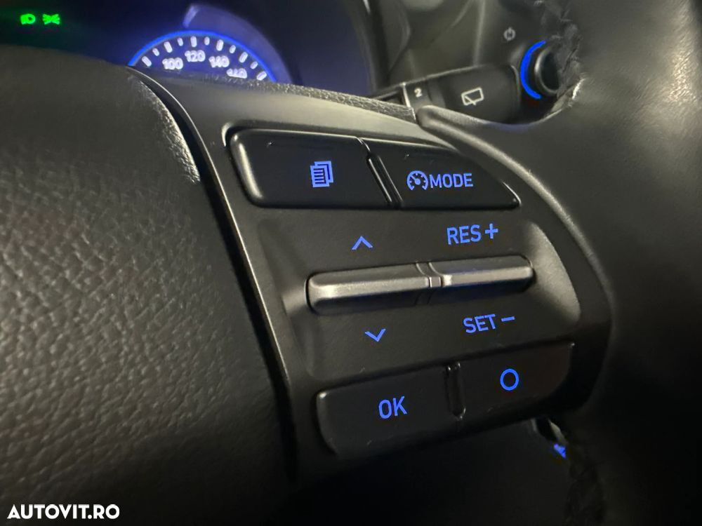 Hyundai KONA - 17