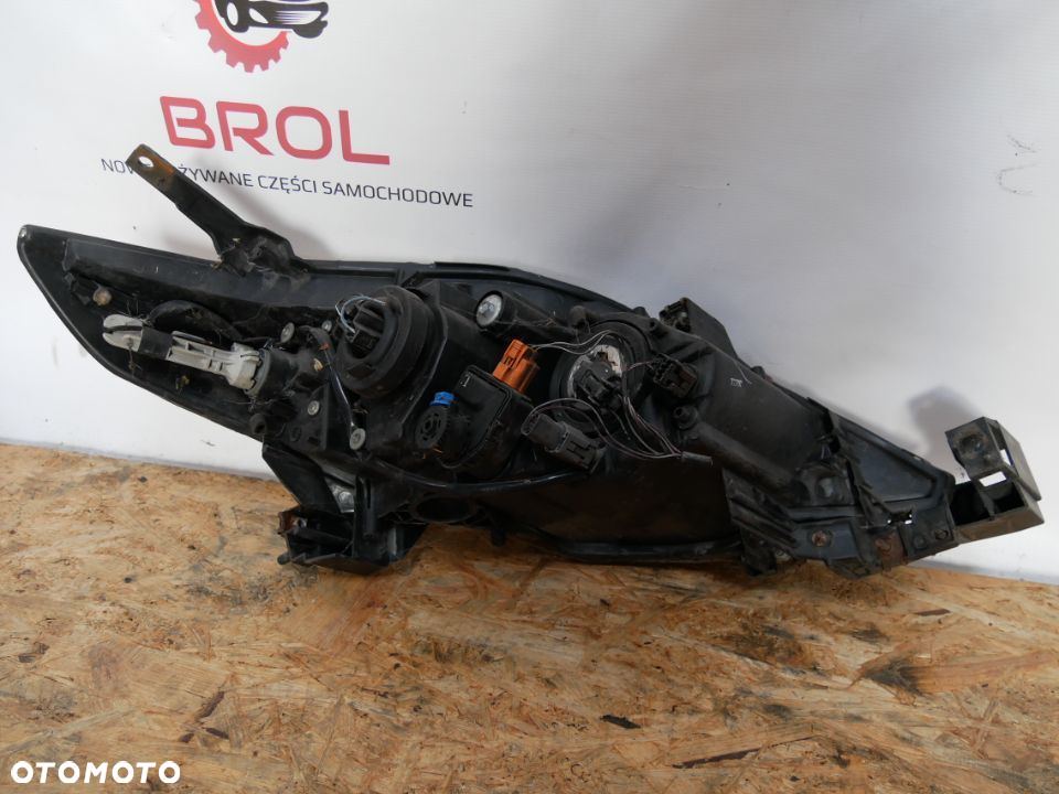 REFLEKTOR PRAWY MAZDA 5 soczewka UK - 3